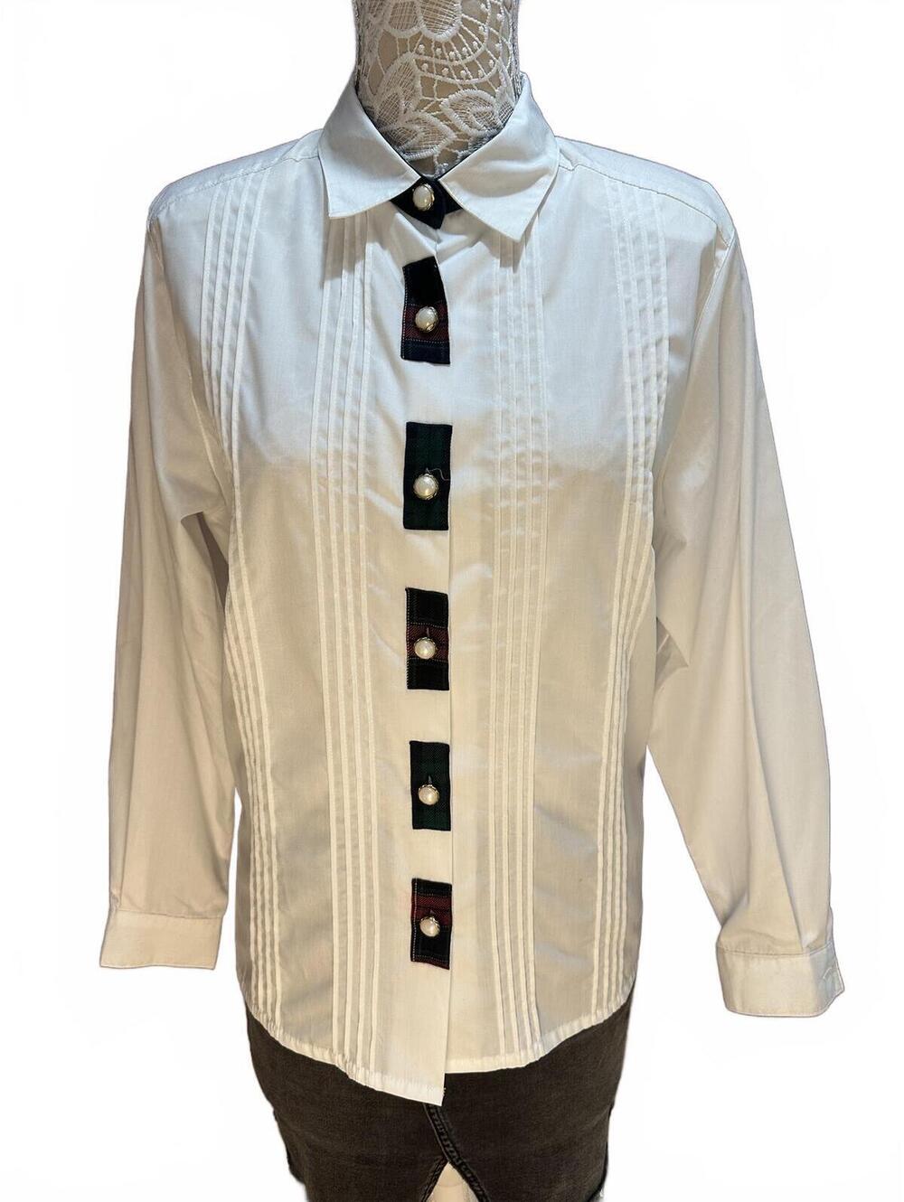 Vintage Alfred Dunner White Button Up Shirt with Pearl Accent Buttons